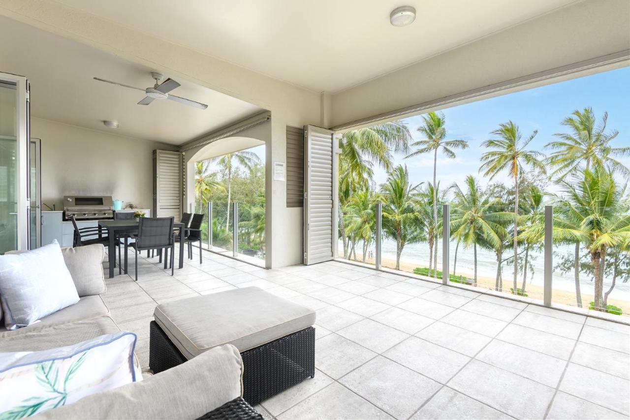 Island Views Beachfront Apartments Palm Cove Exteriör bild