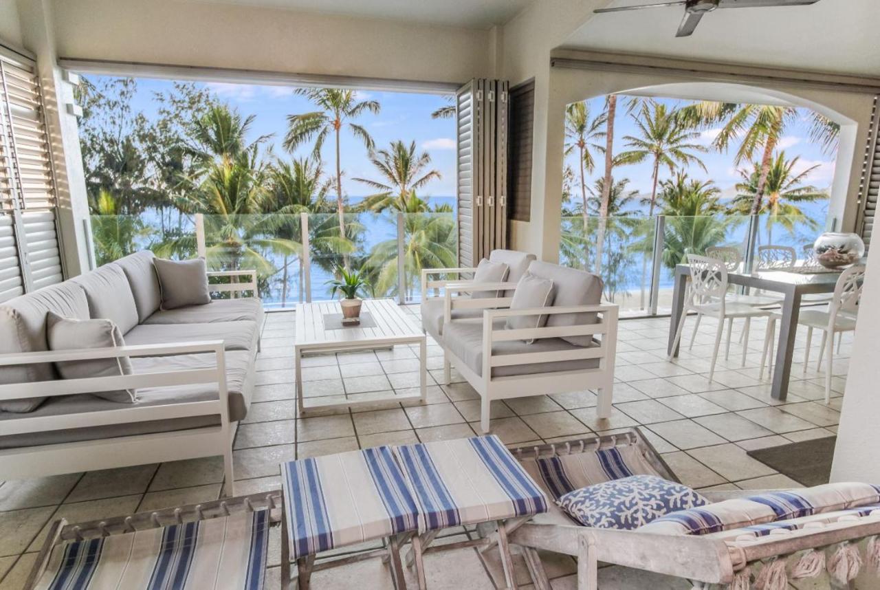 Island Views Beachfront Apartments Palm Cove Exteriör bild