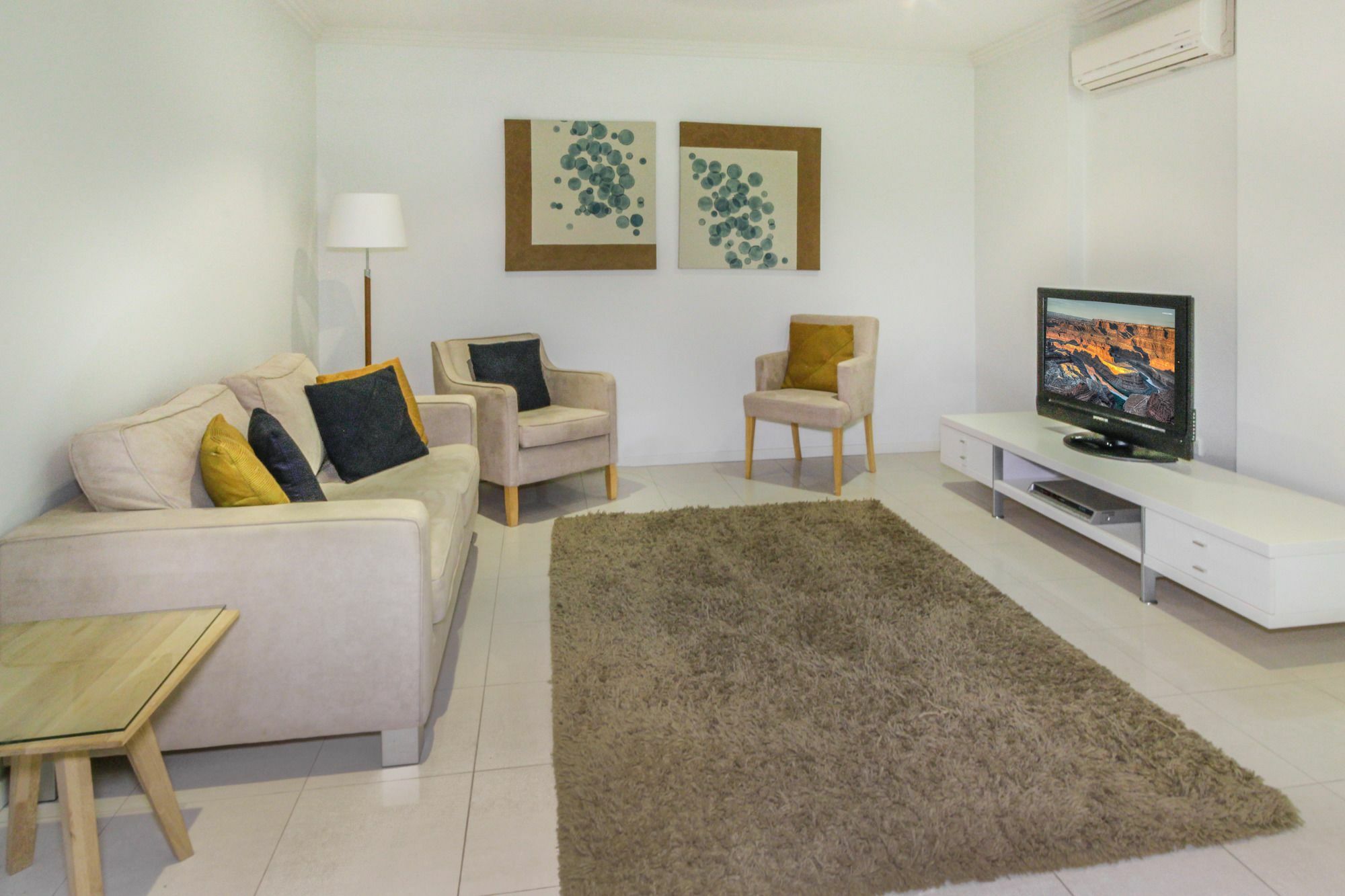 Island Views Beachfront Apartments Palm Cove Exteriör bild