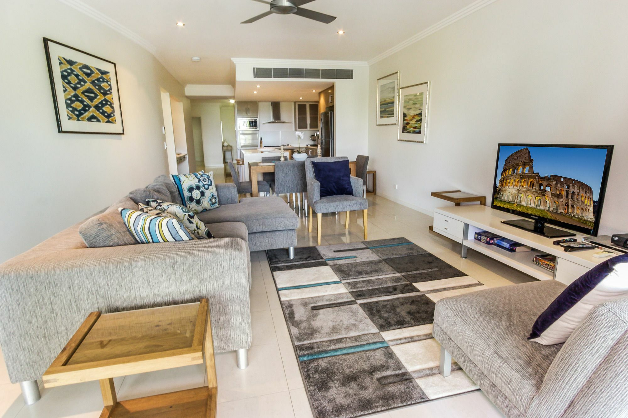 Island Views Beachfront Apartments Palm Cove Exteriör bild